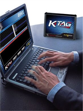 Operatore al lavoro su K-TAG